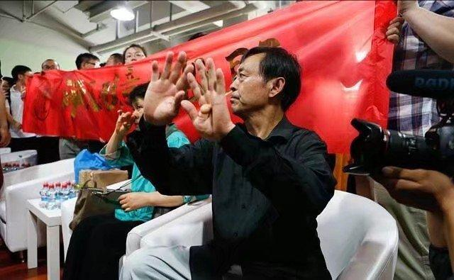 自由跤和巴西柔术谁厉害_格斗巴西冠军自由柔道是谁_巴西柔道自由格斗冠军是谁