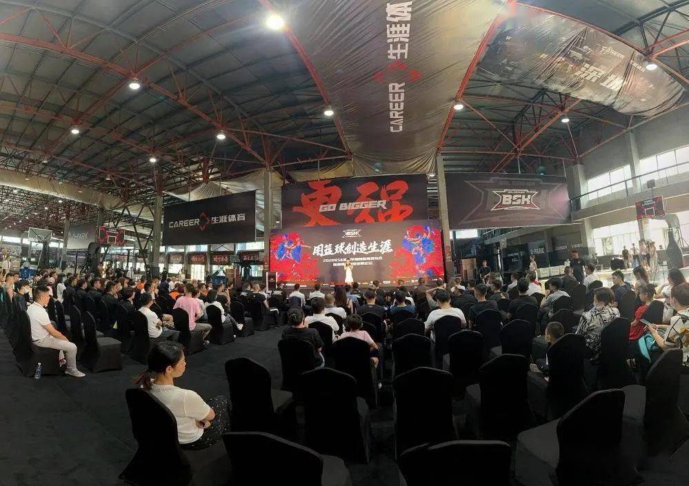 篮球比赛暂停期间队员犯规_篮球比赛规则暂停允许的情况_篮球5v5比赛每节可暂停多少次规则