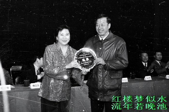 大连历史都有哪些足球队_大连足球队历史有哪些球员_大连足球队历届名单