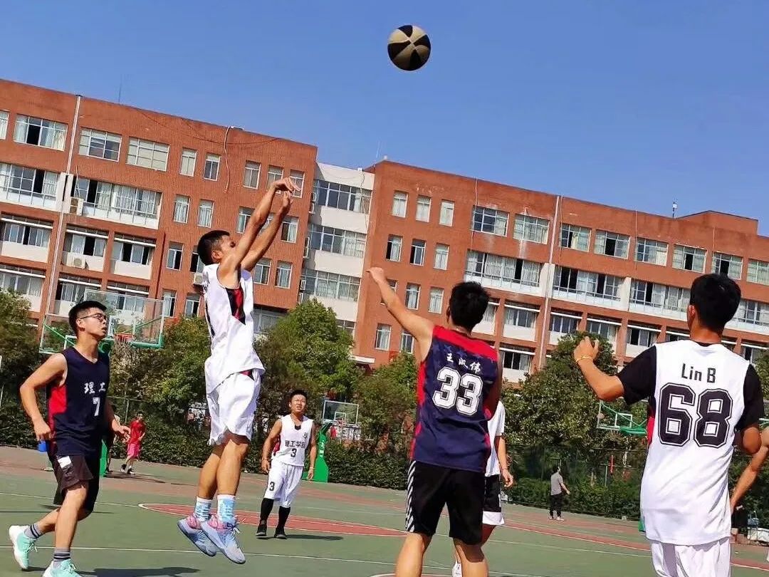 篮球得分技巧30招_篮球简单实用的得分技巧_篮球怎么玩3分球技巧