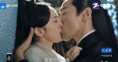 国内搞笑健身_搞笑健身房视频_女明星健身房搞笑