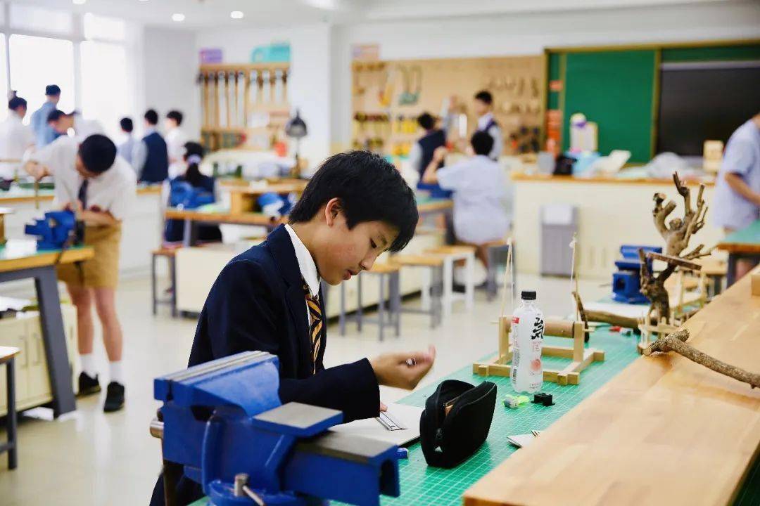 击剑人物简笔画_击剑人物怎么画_击剑人物绘画技巧分析视频