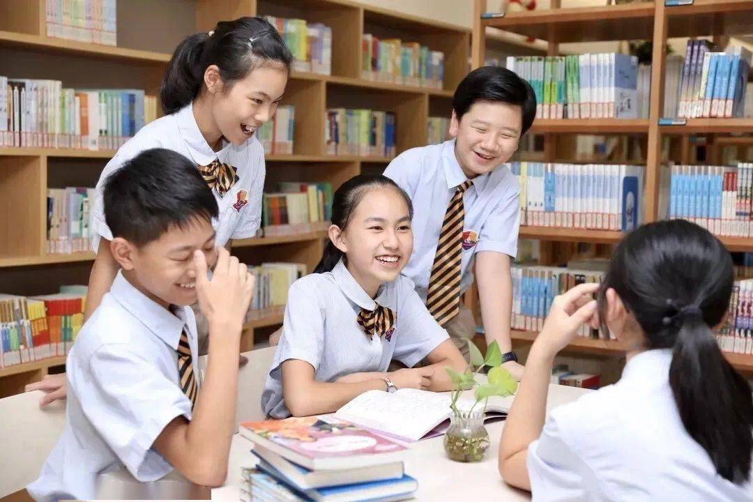 击剑人物怎么画_击剑人物绘画技巧分析视频_击剑人物简笔画