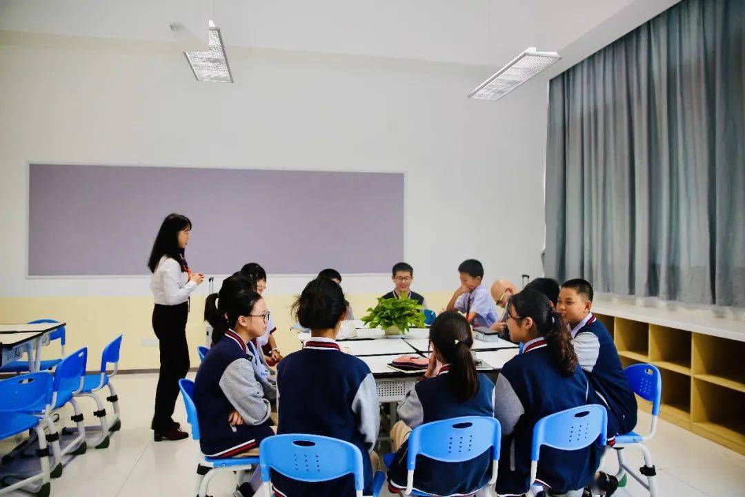 击剑人物绘画技巧分析视频_击剑人物怎么画_击剑人物简笔画